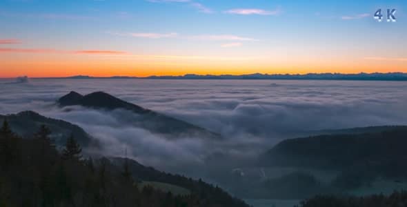دانلود ویدیو حرکت مه و ابر در طبیعت طلوع آفتاب